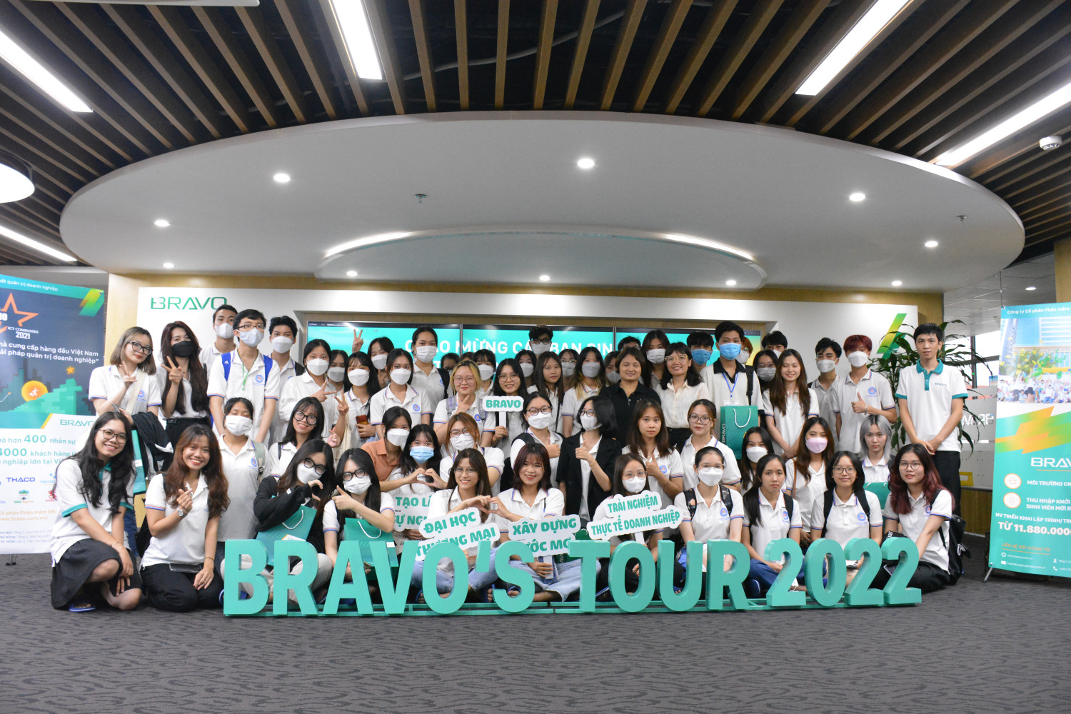 SINH VI&Ecirc;N NG&Agrave;NH HỆ THỐNG TH&Ocirc;NG TIN QUẢN L&Yacute; K56SD, K57SD THAM GIA BRAVO'S TOUR 2022