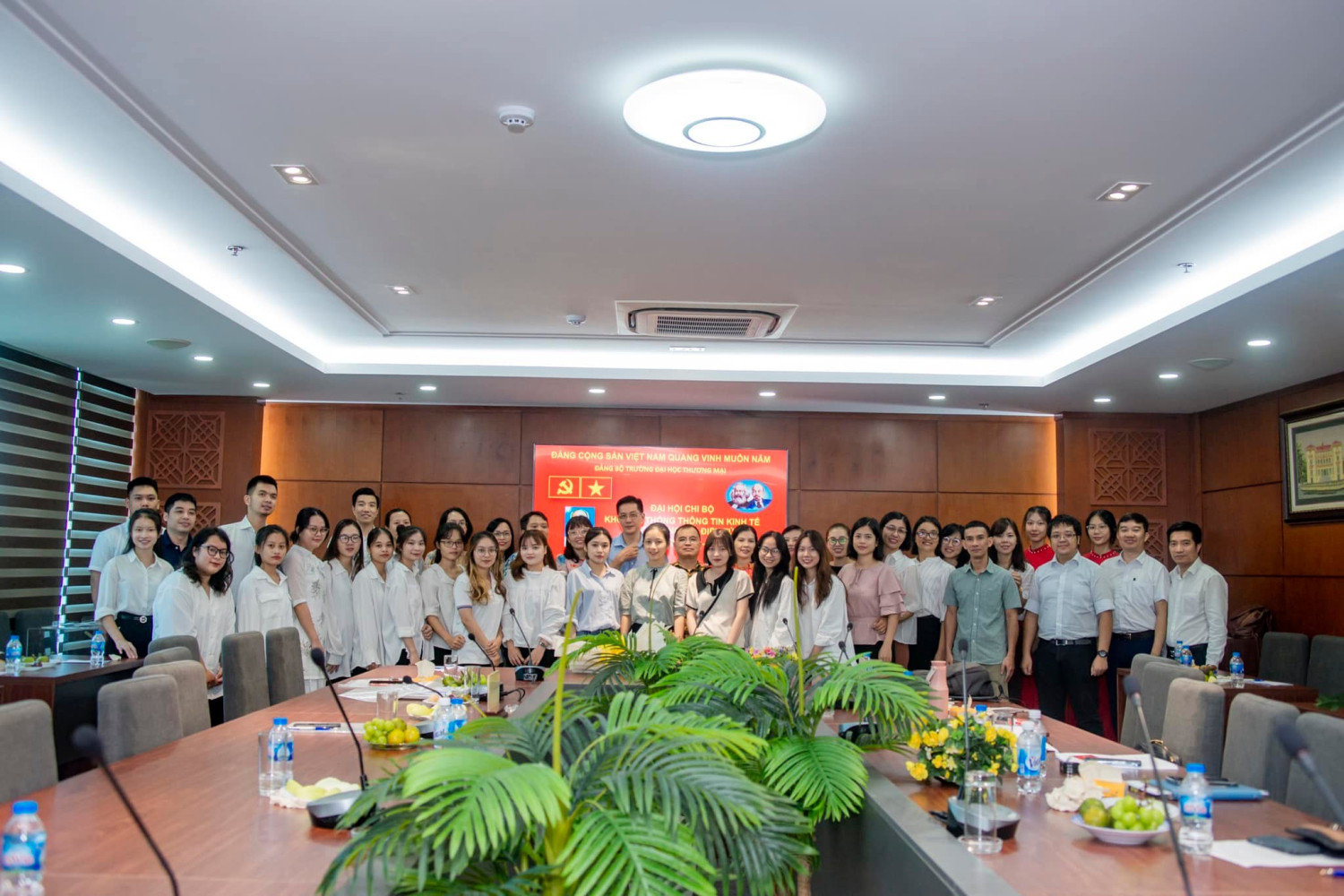 CH&Uacute;C MỪNG TH&Agrave;NH C&Ocirc;NG ĐẠI HỘI CHI BỘ KHOA HTTT KINH TẾ & TMĐT