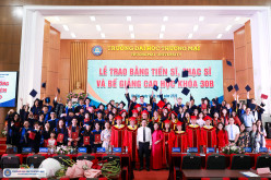 Lễ trao bằng tiến sĩ, thạc sĩ và bế giảng cao học khóa 30B