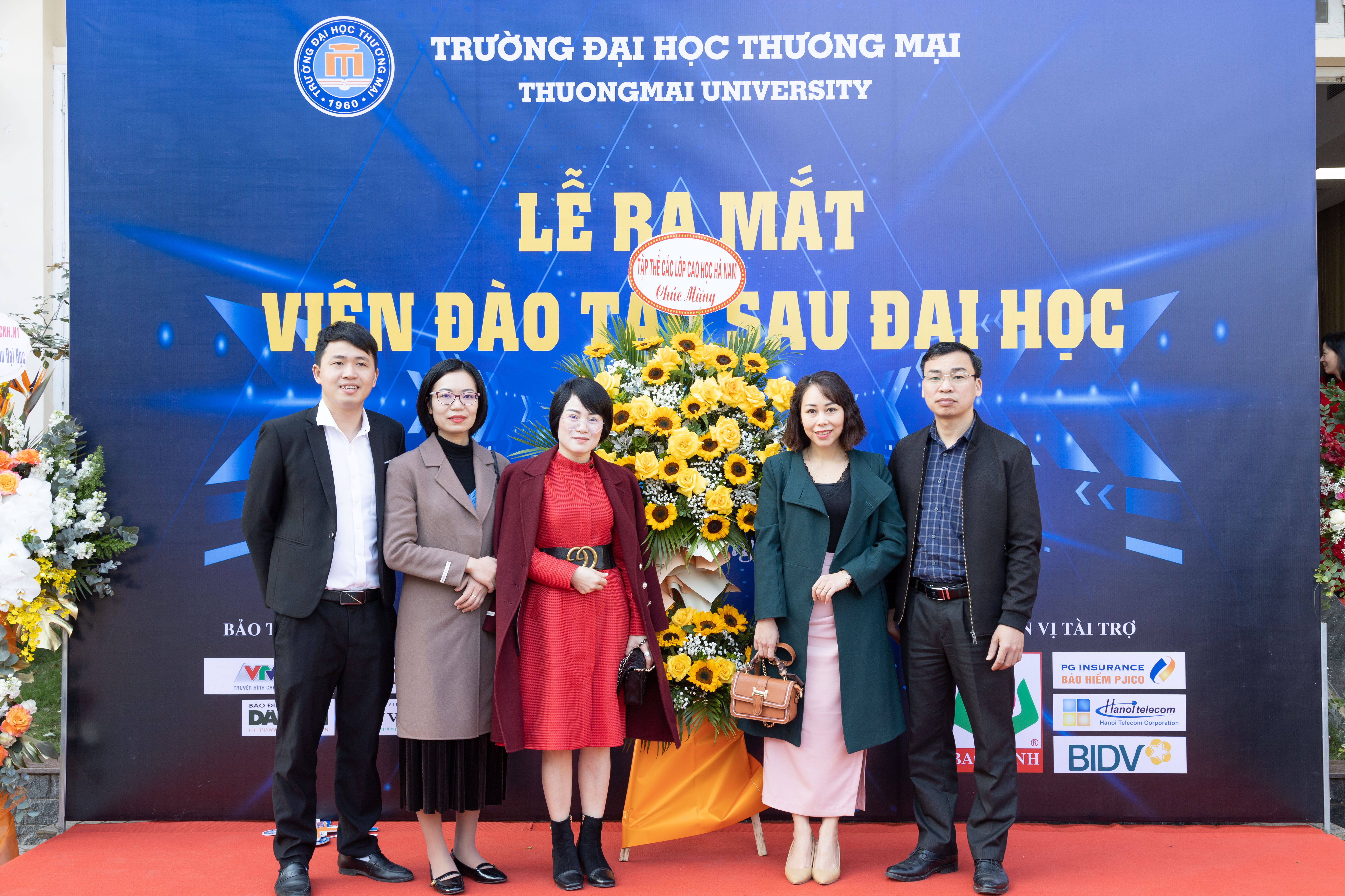 Hình ảnh Ngoài Hội trường H3_2-Lễ ra mắt Viện Đào tạo Sau đại học