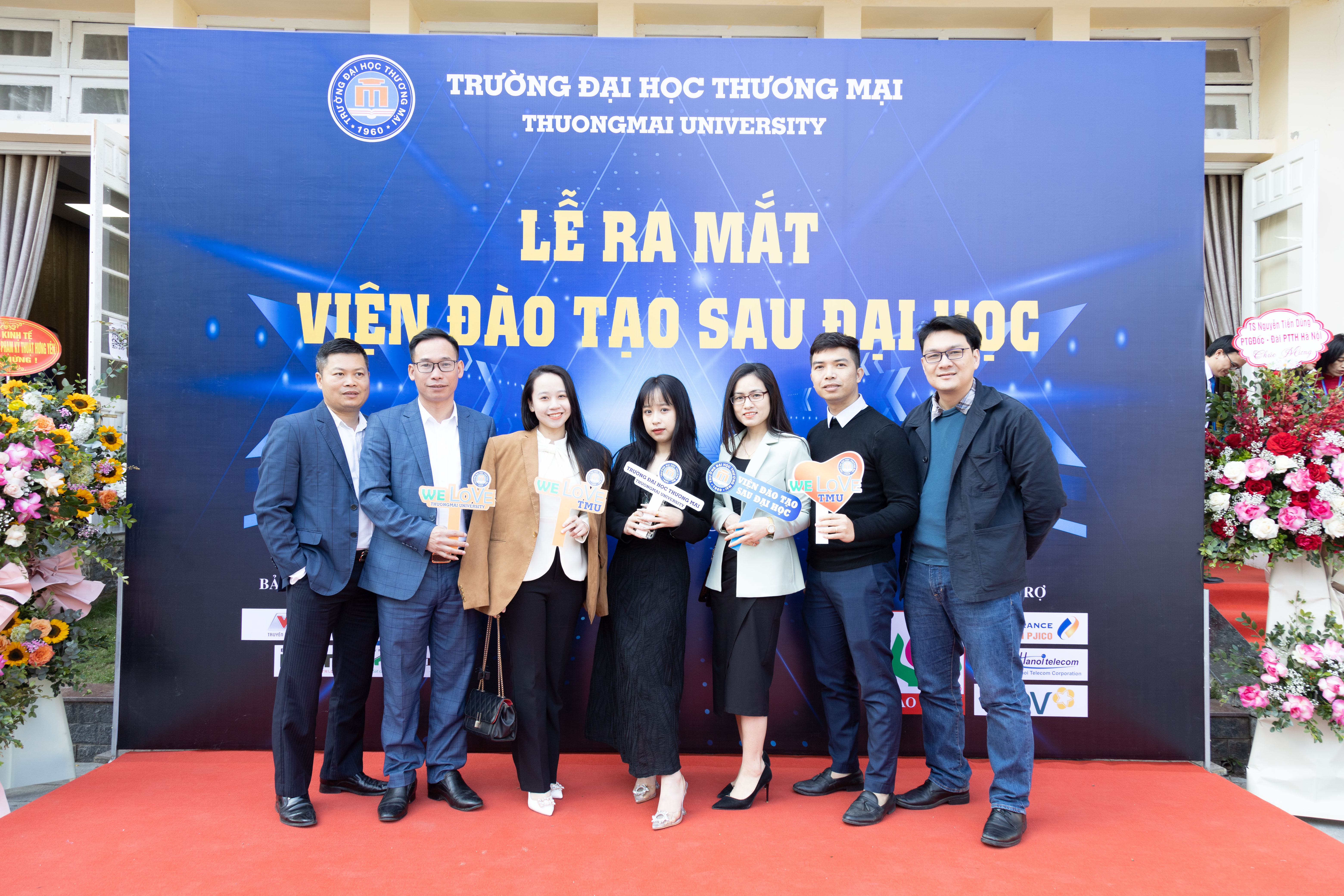 Hình ảnh Ngoài Hội trường H3_1-Lễ ra mắt Viện Đào tạo Sau đại học