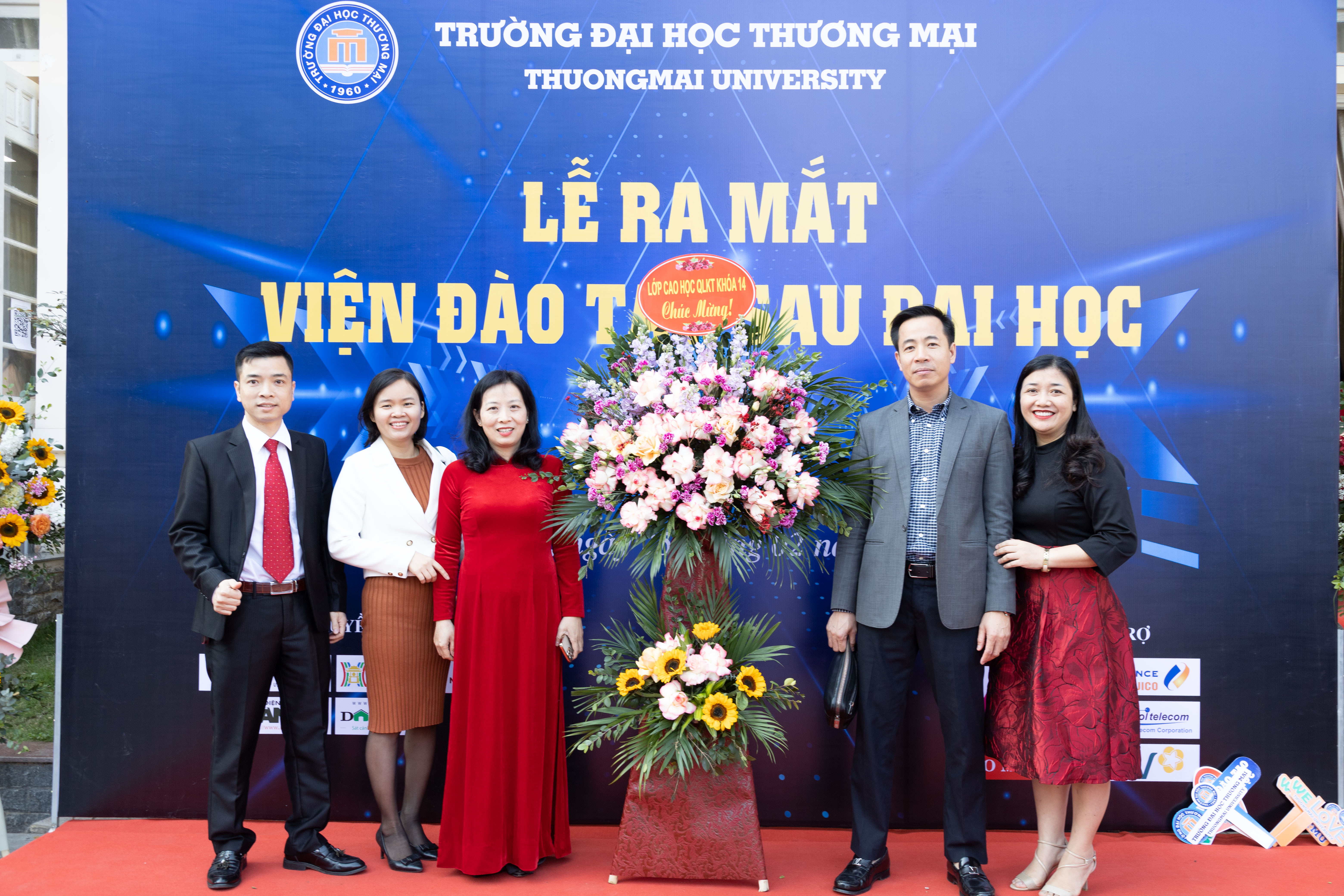 Hình ảnh Ngoài Hội trường H3_1-Lễ ra mắt Viện Đào tạo Sau đại học