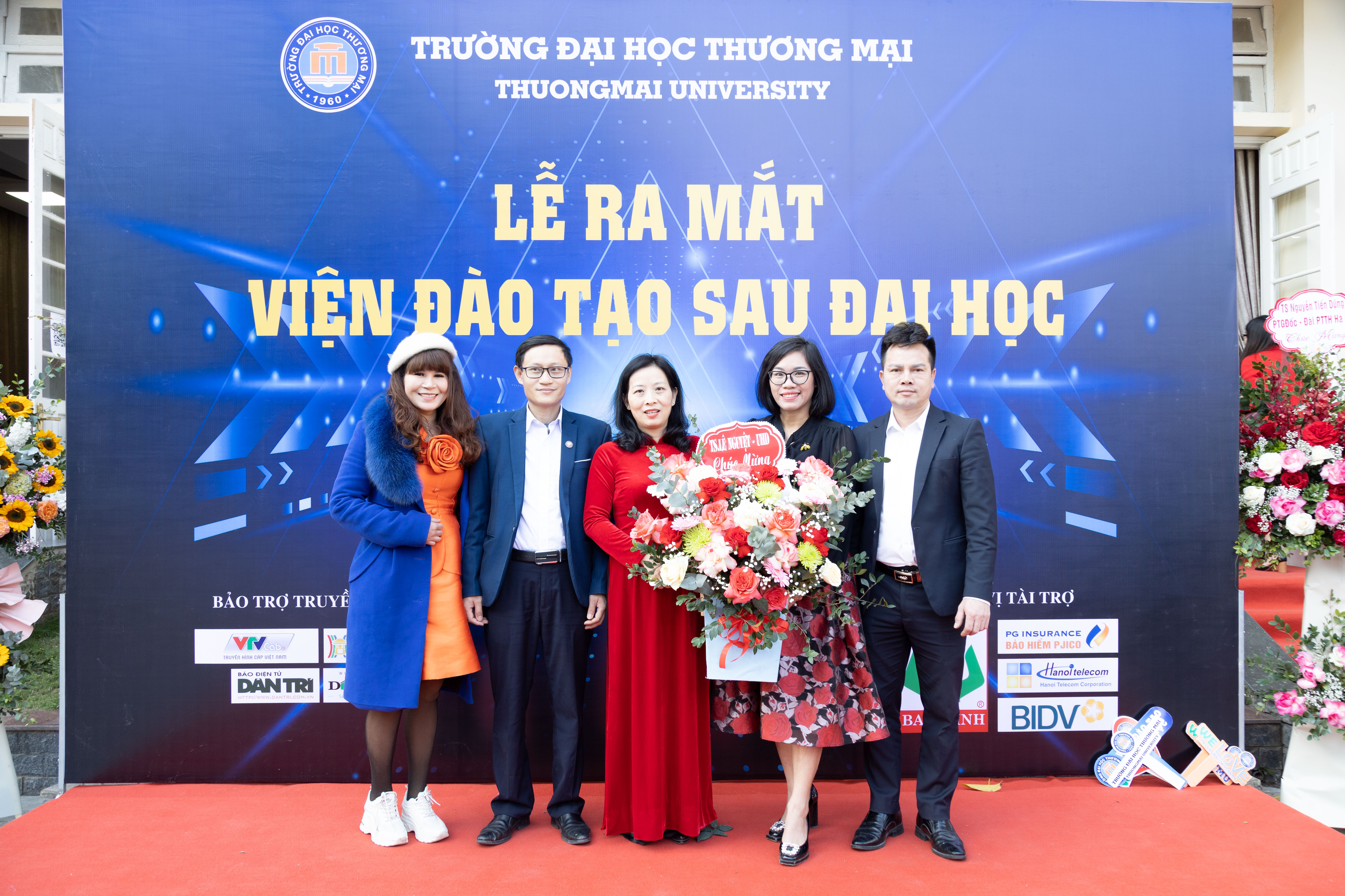 Hình ảnh Ngoài Hội trường H3_1-Lễ ra mắt Viện Đào tạo Sau đại học