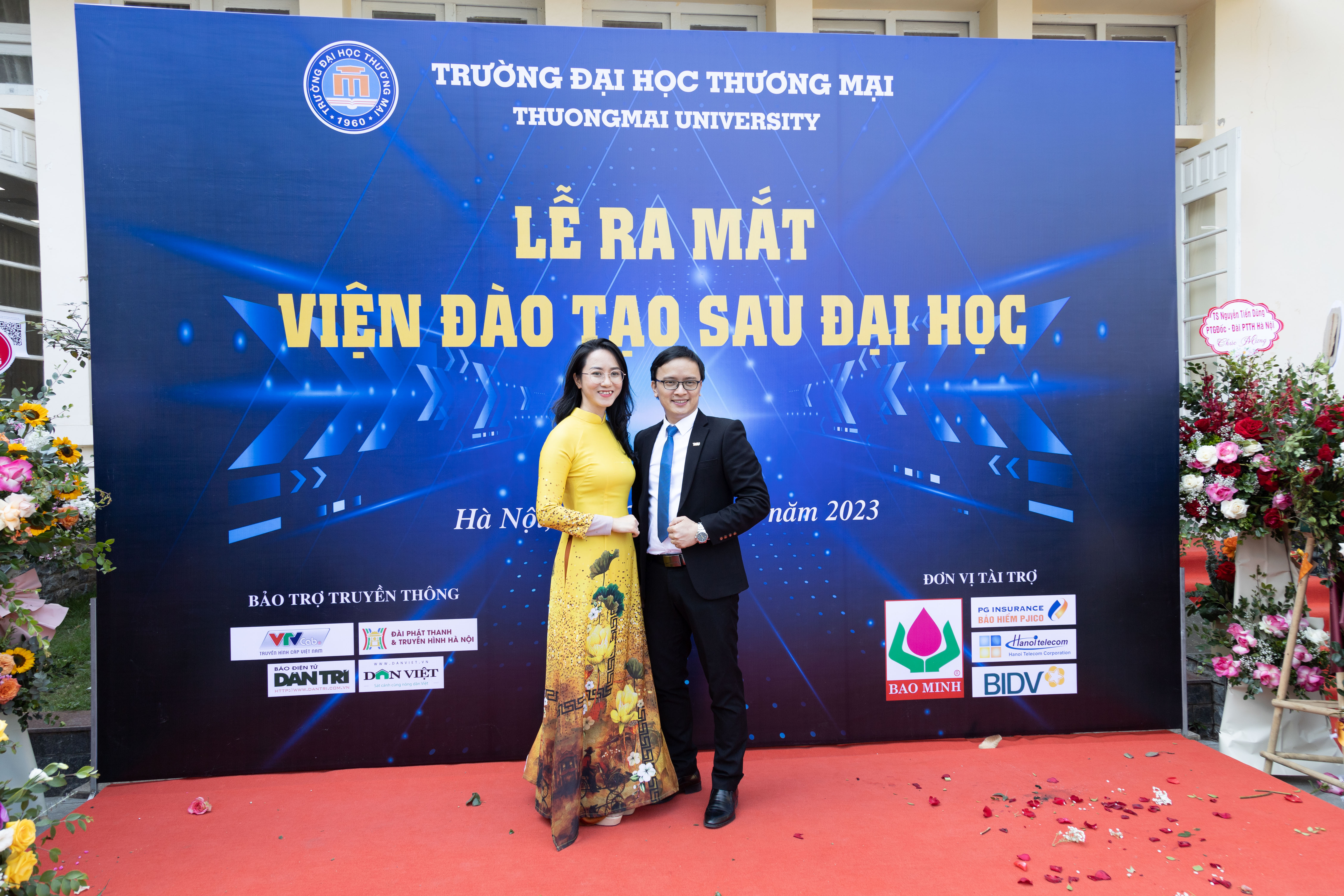 Hình ảnh Ngoài Hội trường H3_2-Lễ ra mắt Viện Đào tạo Sau đại học