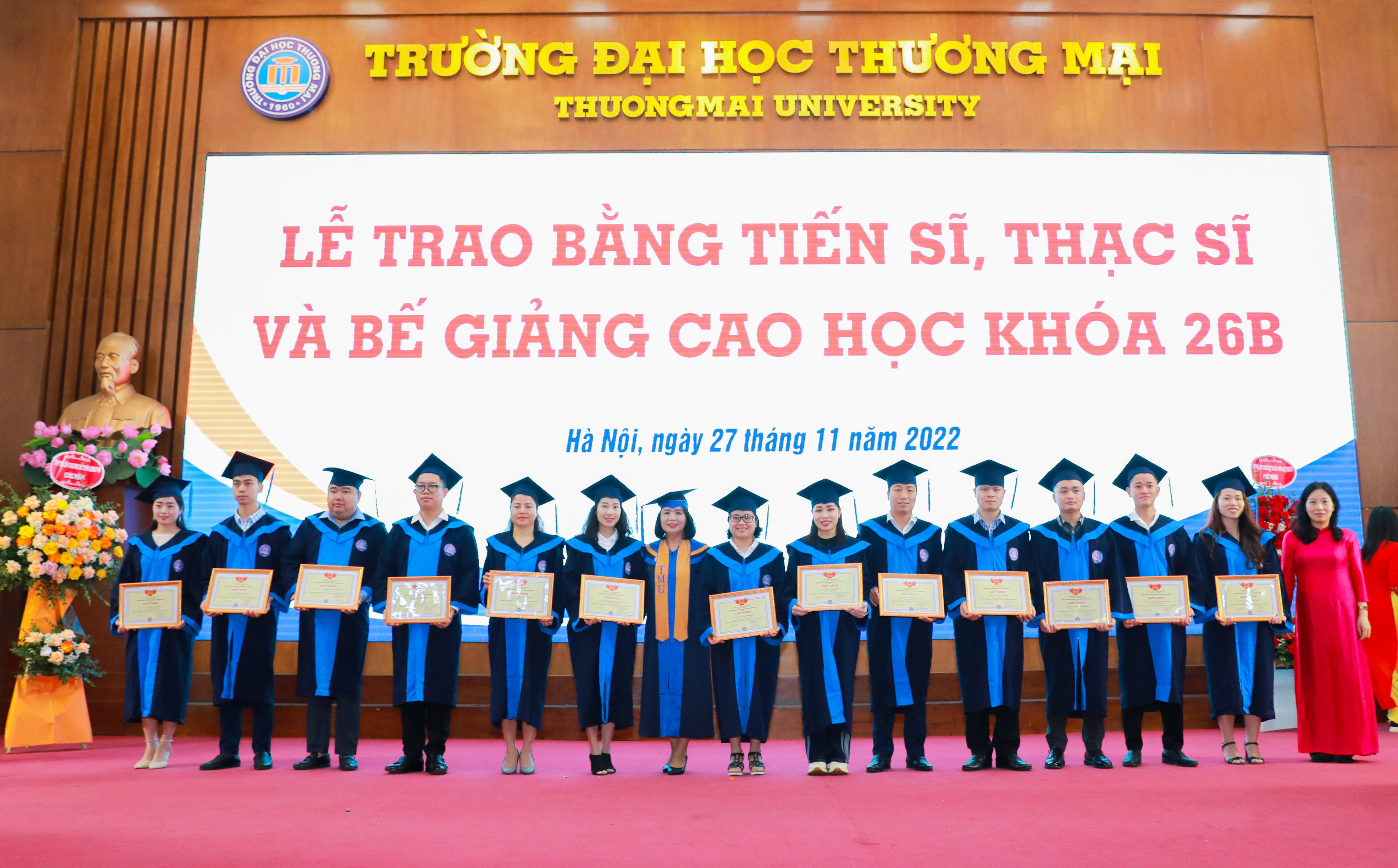 Hình ảnh Lễ Trao bằng Tiến sĩ, Thạc sĩ và Bế giảng Cao học khóa 26B