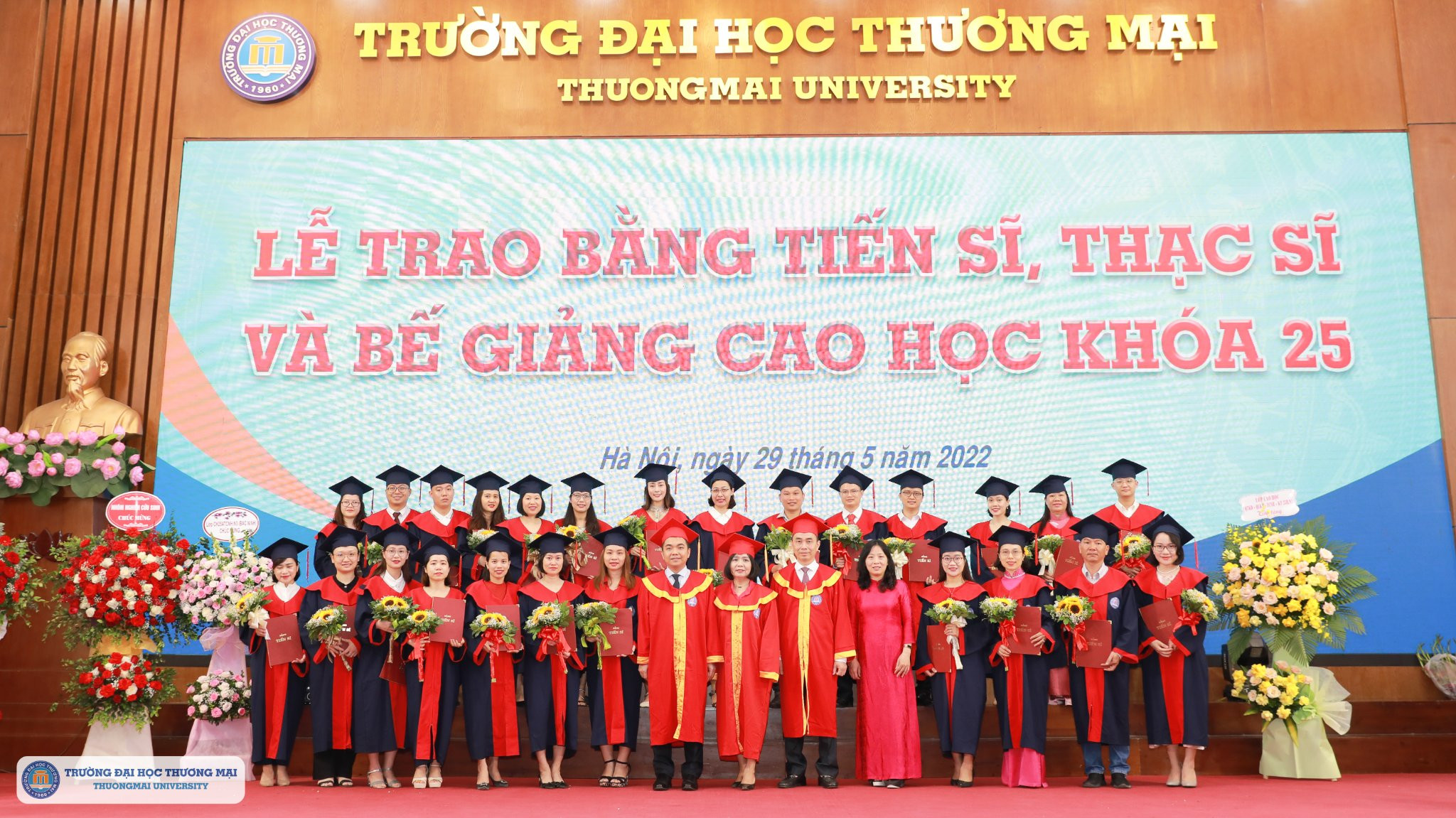 Hình ảnh Lễ Trao bằng Tiến sĩ, Thạc sĩ và Bế giảng Cao học khóa 25A,B