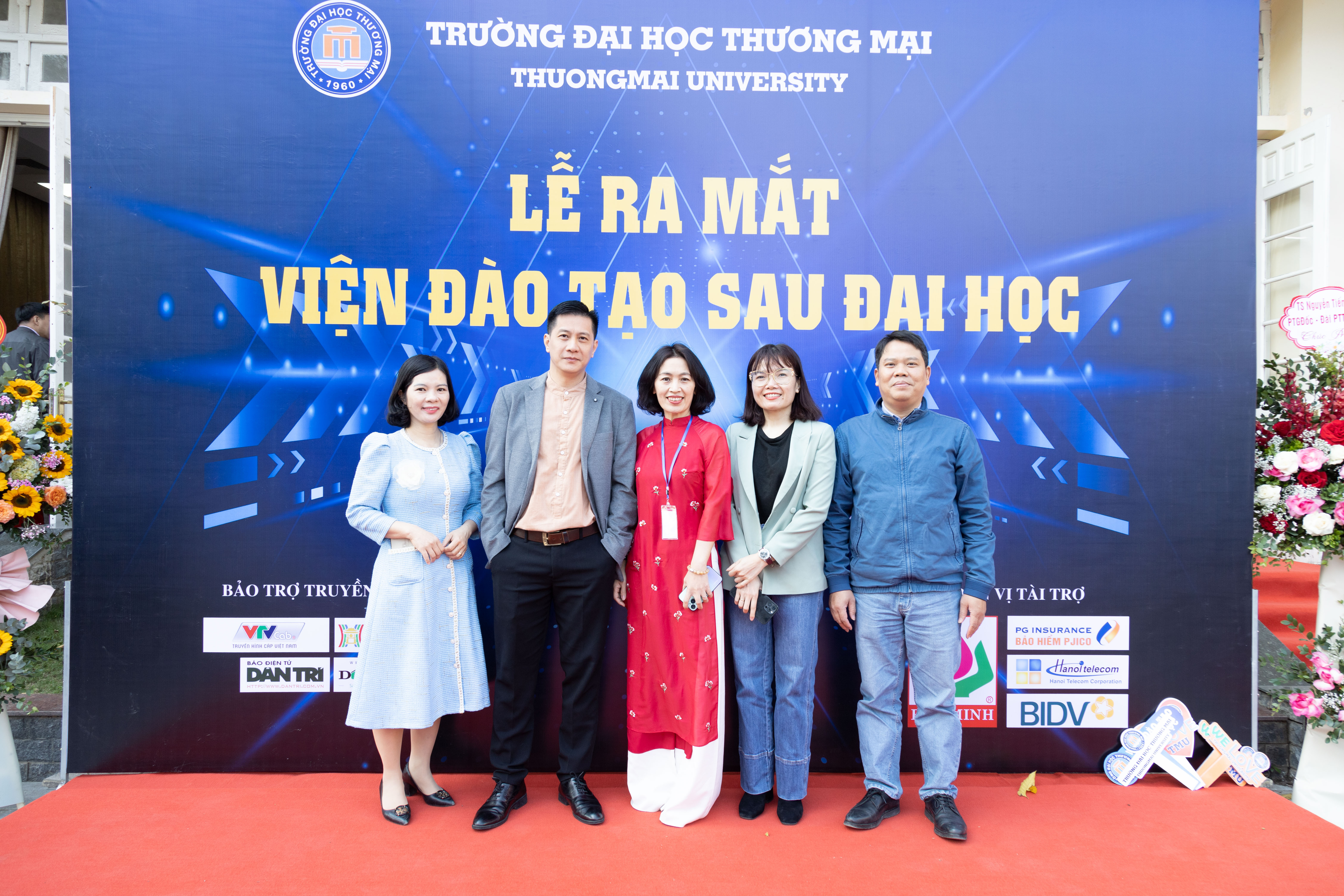 Hình ảnh Ngoài Hội trường H3_1-Lễ ra mắt Viện Đào tạo Sau đại học