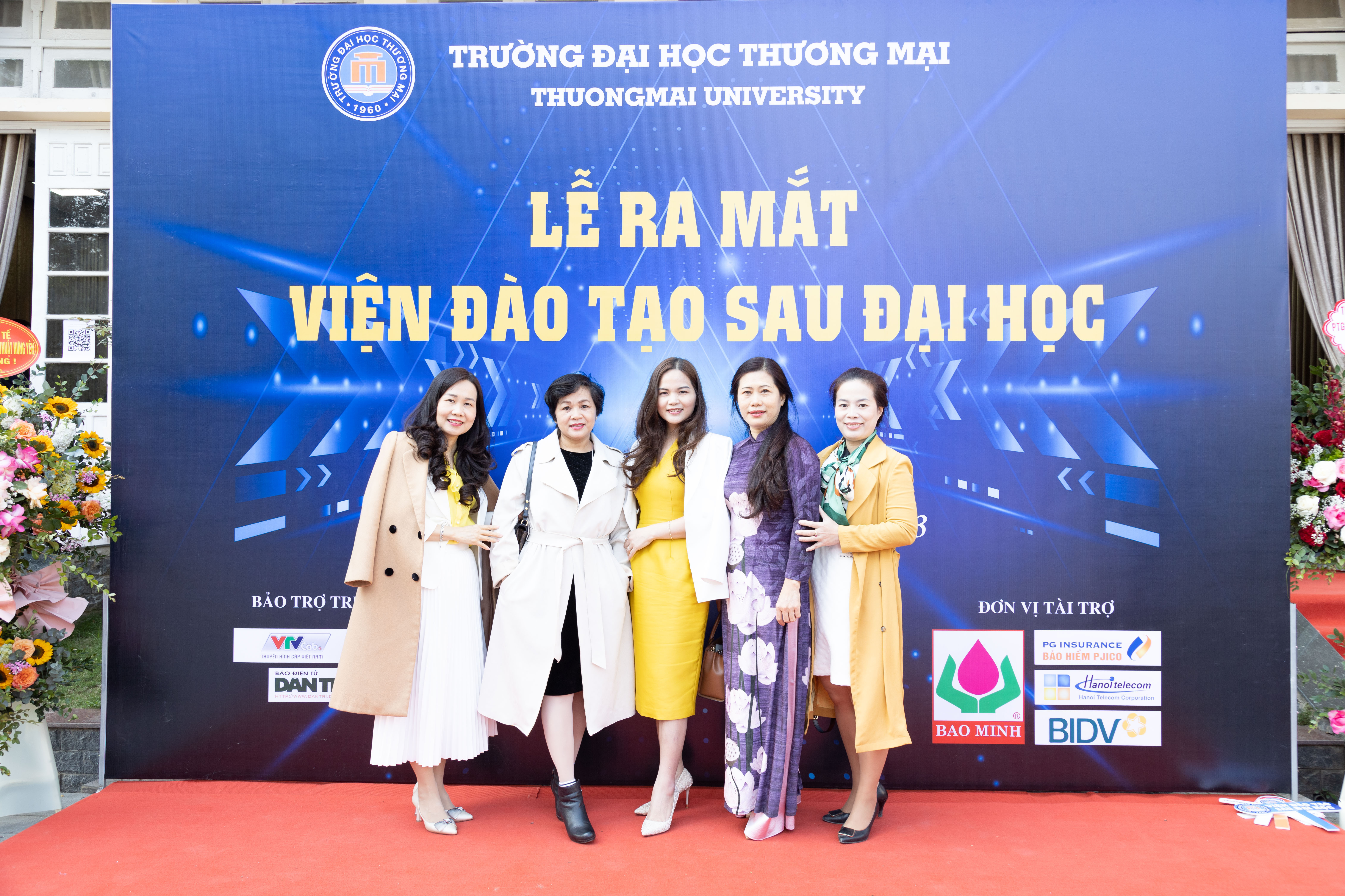 Hình ảnh Ngoài Hội trường H3_1-Lễ ra mắt Viện Đào tạo Sau đại học