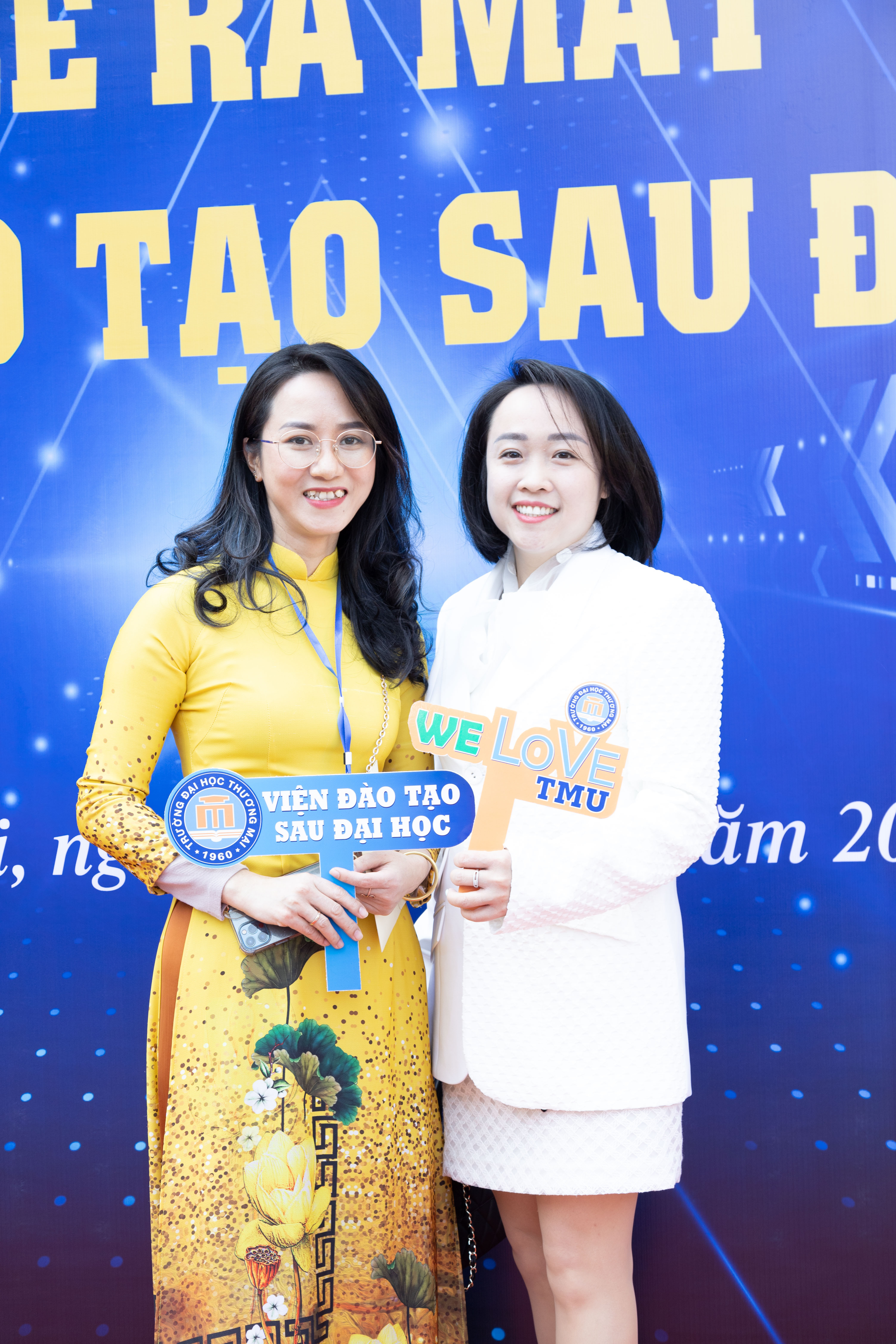 Hình ảnh Ngoài Hội trường H3_2-Lễ ra mắt Viện Đào tạo Sau đại học